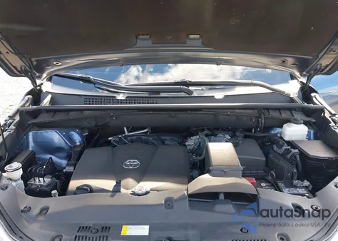 2019 Toyota Highlander Le z USA, uszkodzony, nr VIN 5TDBZRFH0KS745749